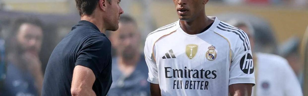 西甲第八轮：巴萨2-1阿劳霍绝杀，弗里克停赛；皇马姆巴佩终场前制胜领跑