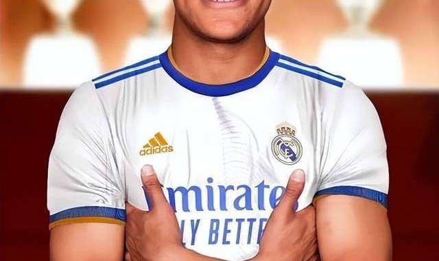 这回底气足了！纳赛尔挖苦姆巴佩，拿下欧冠奖杯他们登顶豪门