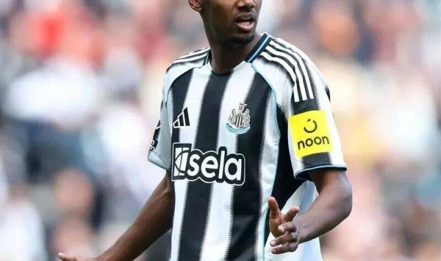 重磅！转会长跑终结？利物浦9500万欧抢伊萨克 斯洛特首度回应纽卡天价标牌