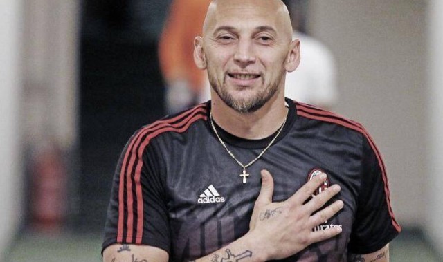 阿比亚蒂：巴黎欧冠的一半多功劳属于多纳鲁马 他被抛弃很疯狂