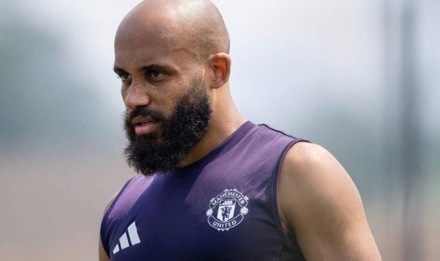 截胡不断！纽卡10心仪目标被利物浦曼城抢走，钱白烧？