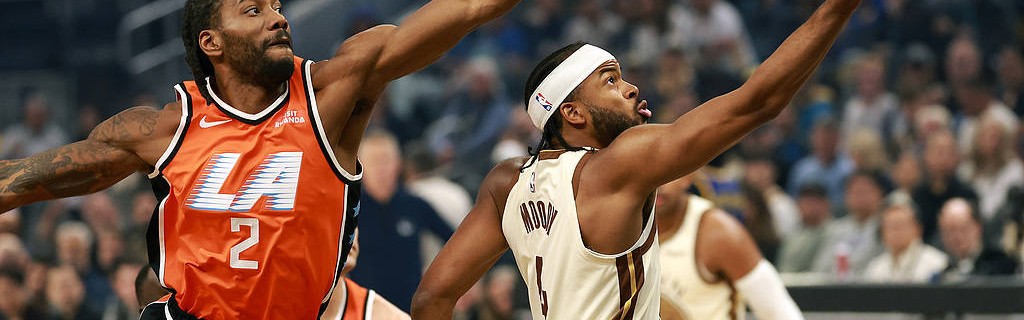 伦纳德23分波杰姆斯基空砍22分 快船客场17分逆转勇士