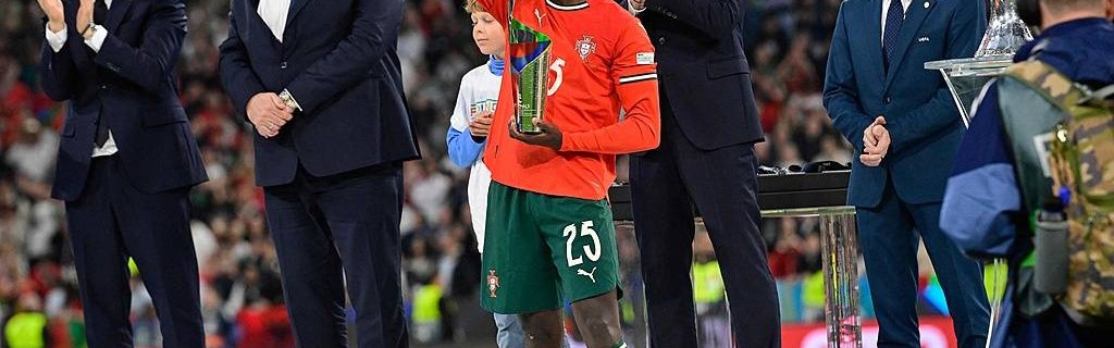 进球+封杀亚马尔！葡飞翼当选欧国联MVP 加冕世一左