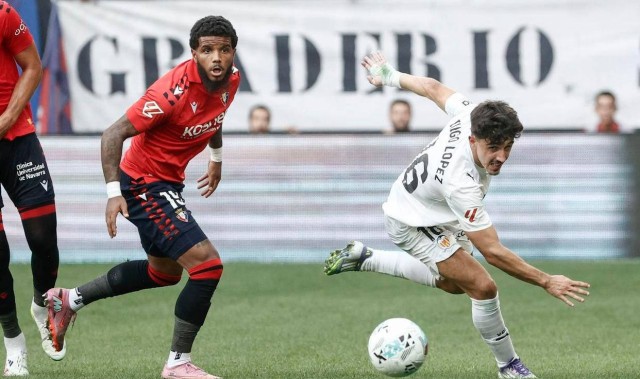 25岁曼联旧将闪耀西甲，一剑封喉助瓦伦西亚逆转奥萨苏纳