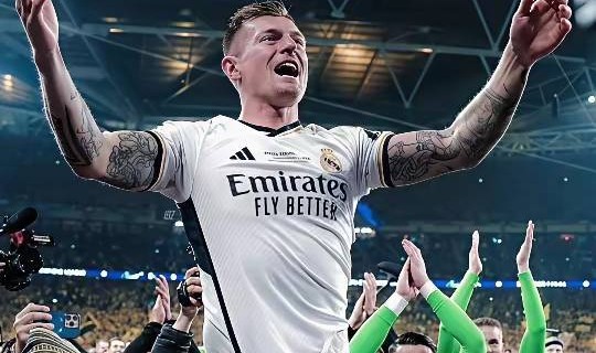 10笔疯狂转会逼疯73岁拜仁大佬！1.31亿抢人+截胡核心，英超钞能力太横？