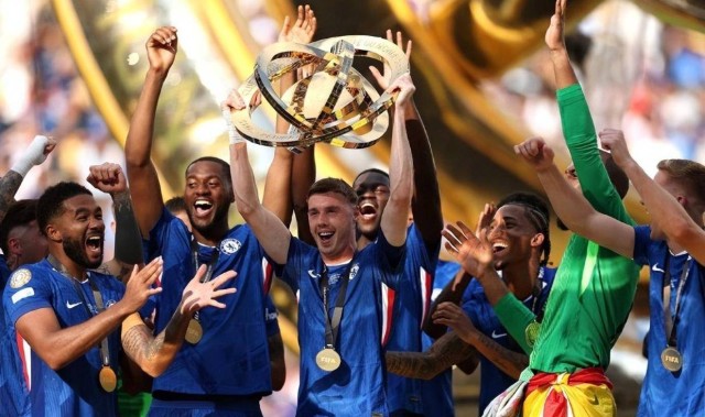 世俱杯切尔西3-0巴黎夺冠，帕尔默造三球，欧冠新贵被打回原形