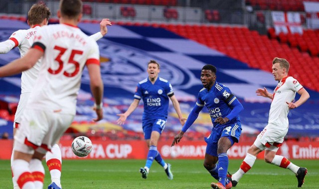 皇家贝蒂斯能否继续保持不败纪录，迎战状态起伏的巴塞罗那？