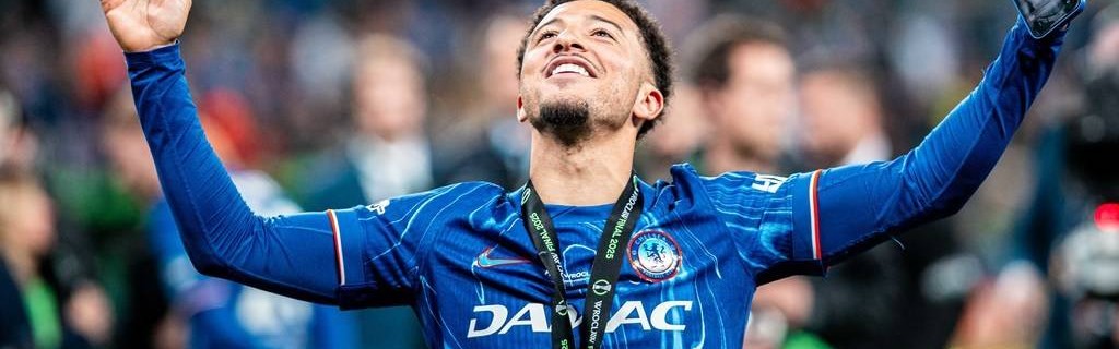 尬！桑乔赛后久久拥抱安东尼 当场打电话：我不回曼联