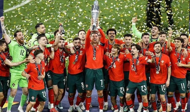 随着葡萄牙队夺冠，C罗又刷新5大纪录，还诞生了4位五冠王