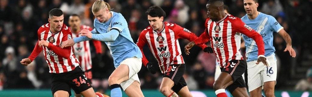 组图：英超曼城0-0桑德兰 哈兰德带球突破