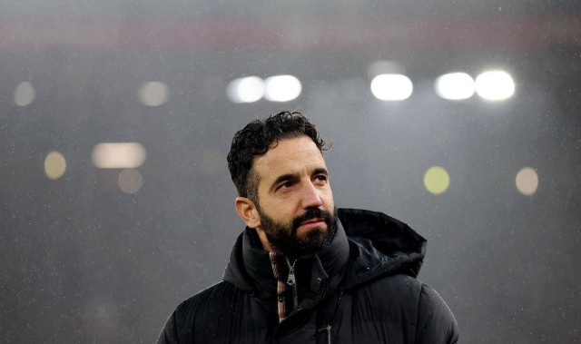 曼联全力出击！开启顶级门将与意甲中场的转会谈判