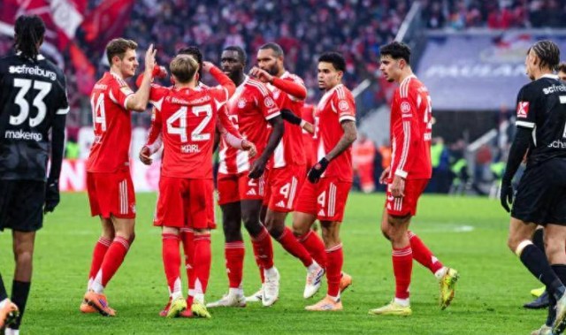 拜仁神奇大逆转！跨季20战不败，434天领跑德甲，连刷8纪录