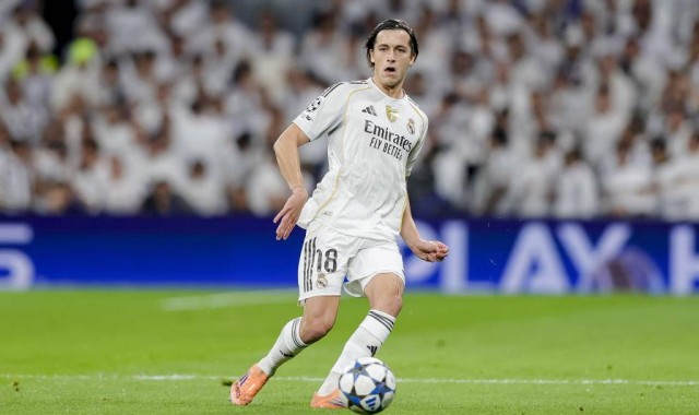 欧冠决赛战术解析：曼城如何在绝境中逆转皇马？