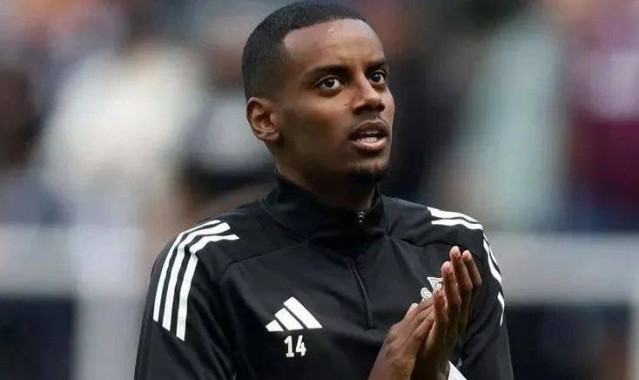 曝伊萨克手握“核选项”！若纽卡拒绝放人利物浦，将...