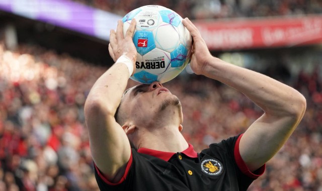 3400万镑！利物浦青训瑰宝转投德甲豪门，4000万新援即将体检