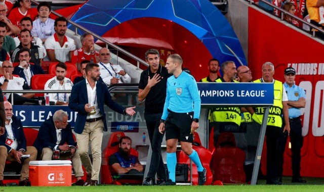 穆里尼奥土超风暴：从首战黄牌到鼻尖冲突的450天戏剧人生